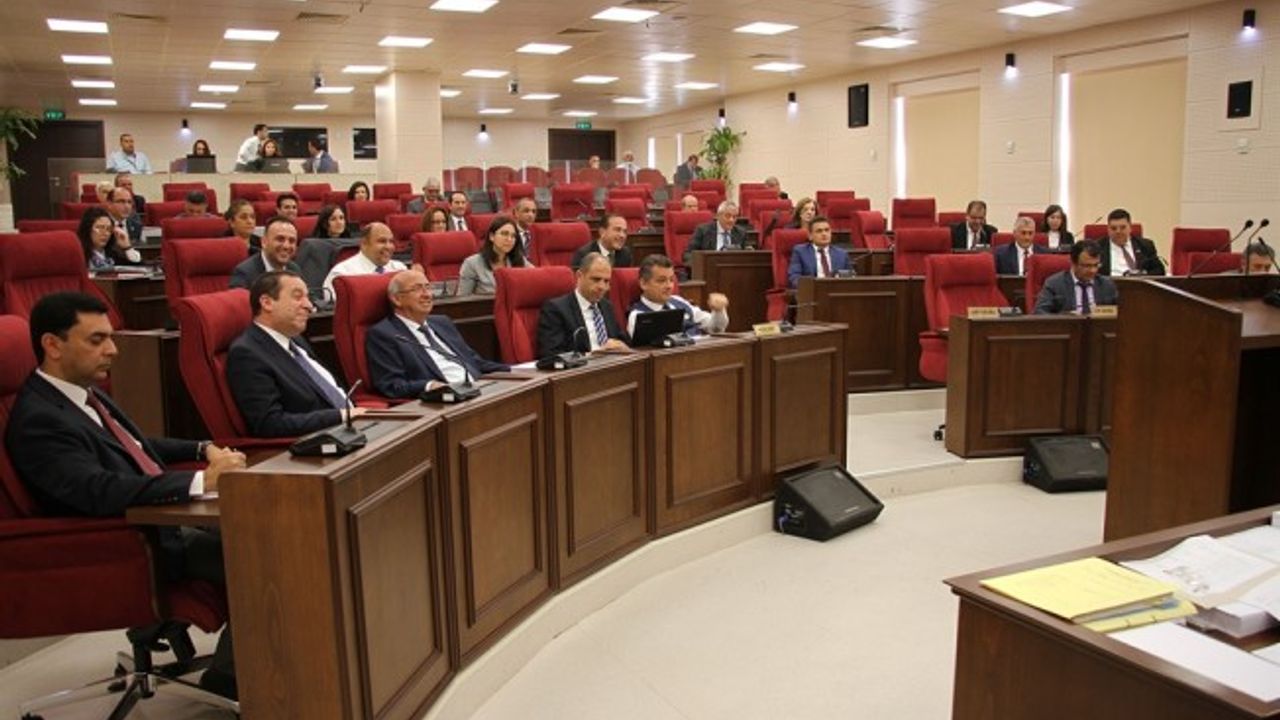 Meclis'te bütçe görüşmeleri yarın başlıyor....