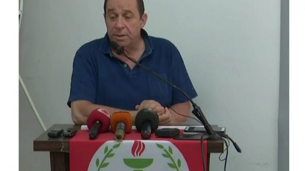 Denktaş: Dünkü istifam aklanmak istediğim içindi