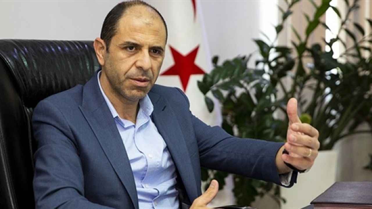 Özersay, Hulusi Akar ile izinlerle ilgili görüştü....