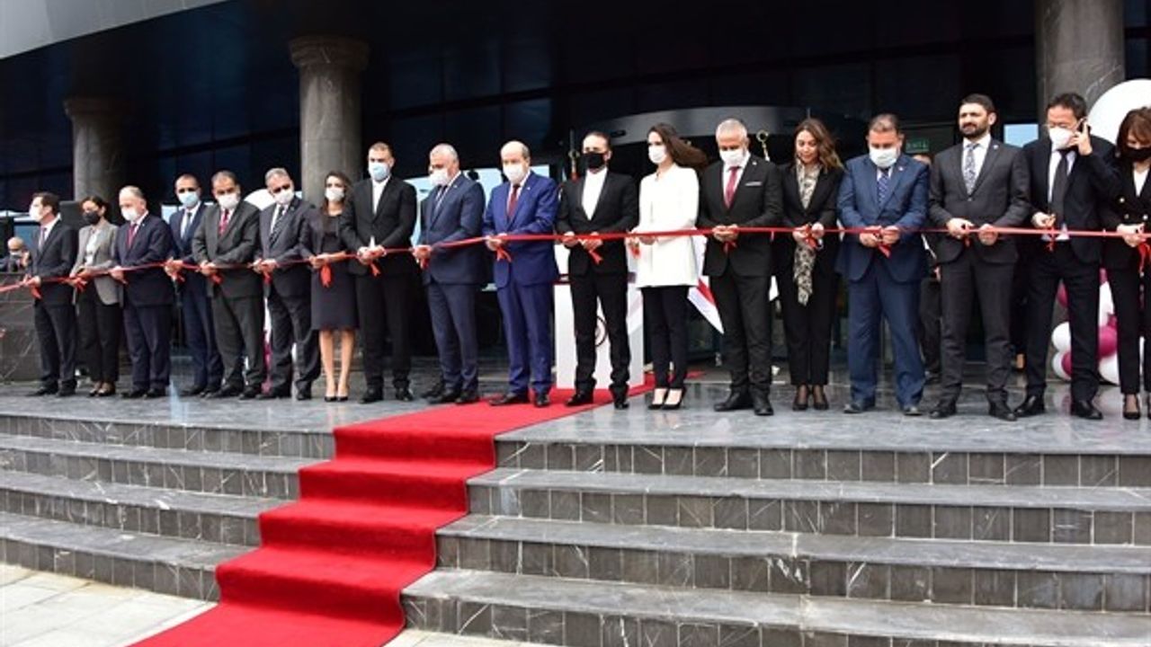 Kayıp bakanlar, vekiller banka açılışında sıraya girdi...
