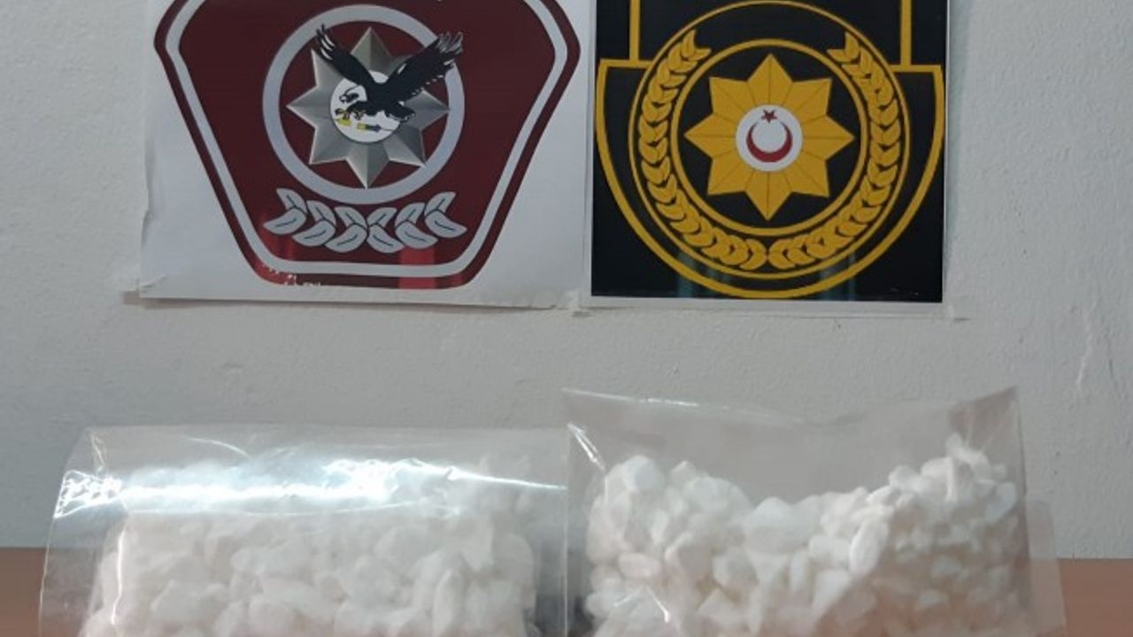 200 Gram taş kokain ele geçirildi