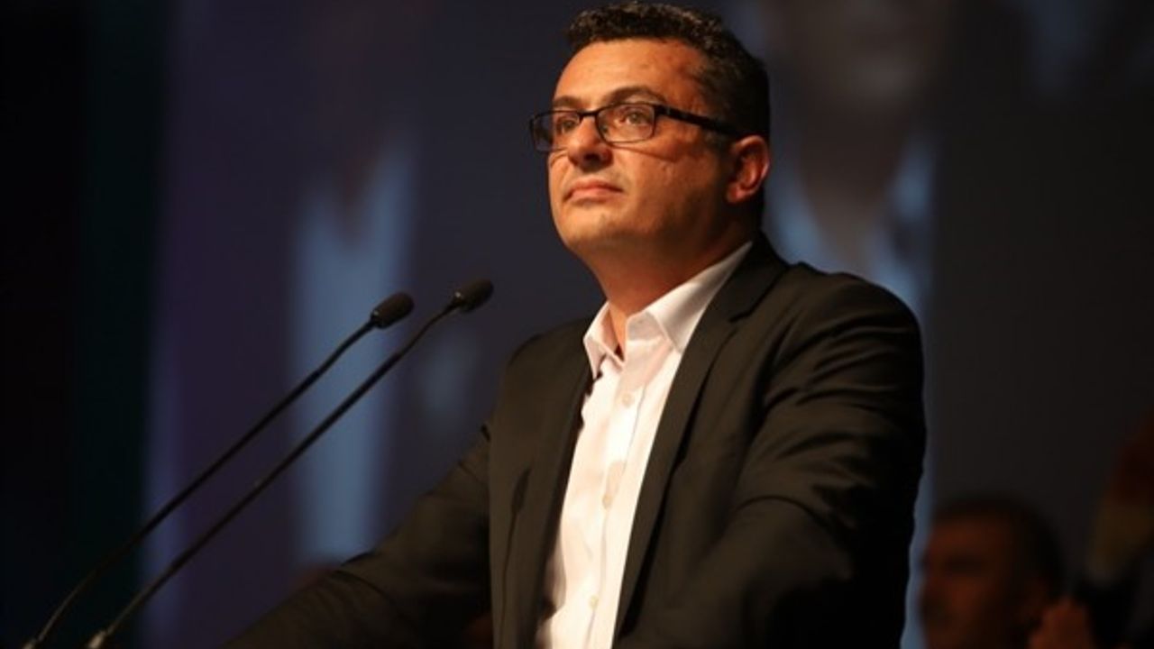 Erhürman: İstifayı bile yüzlerine gözlerine bulaştırdılar