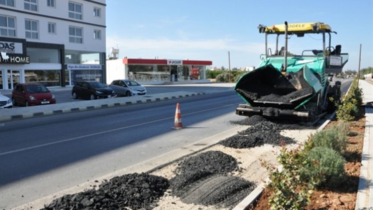 Güzelyurt'ta kaldırım ve asfaltlama çalışmaları devam ediyor