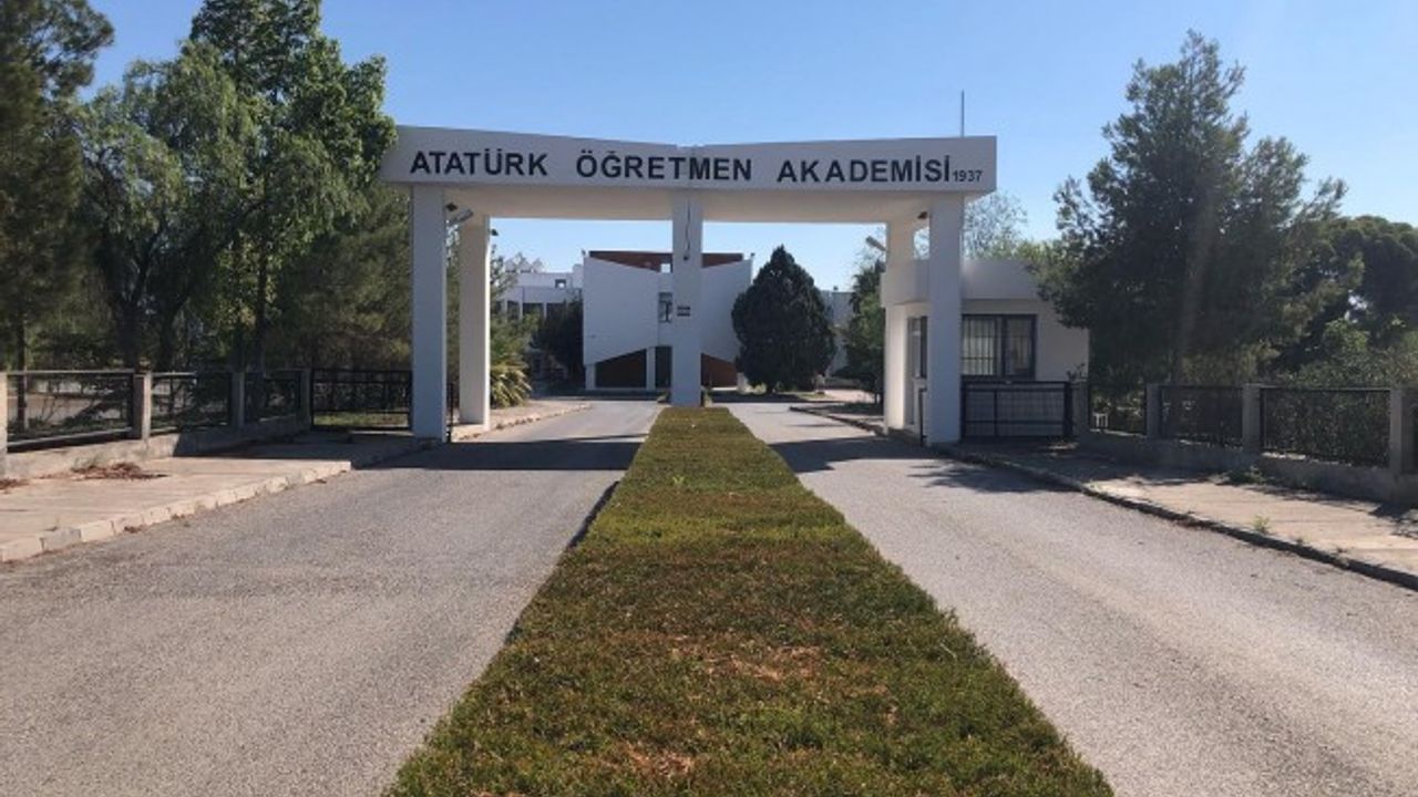 Çavuşoğlu: AÖA kapatılmayacak yasası güncellenerek yaşayacak