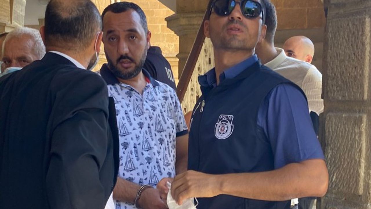 300 Bin Euro ile yakalanan iş adamı Ökkeş Taş 7 gün daha tutuklu kalacak