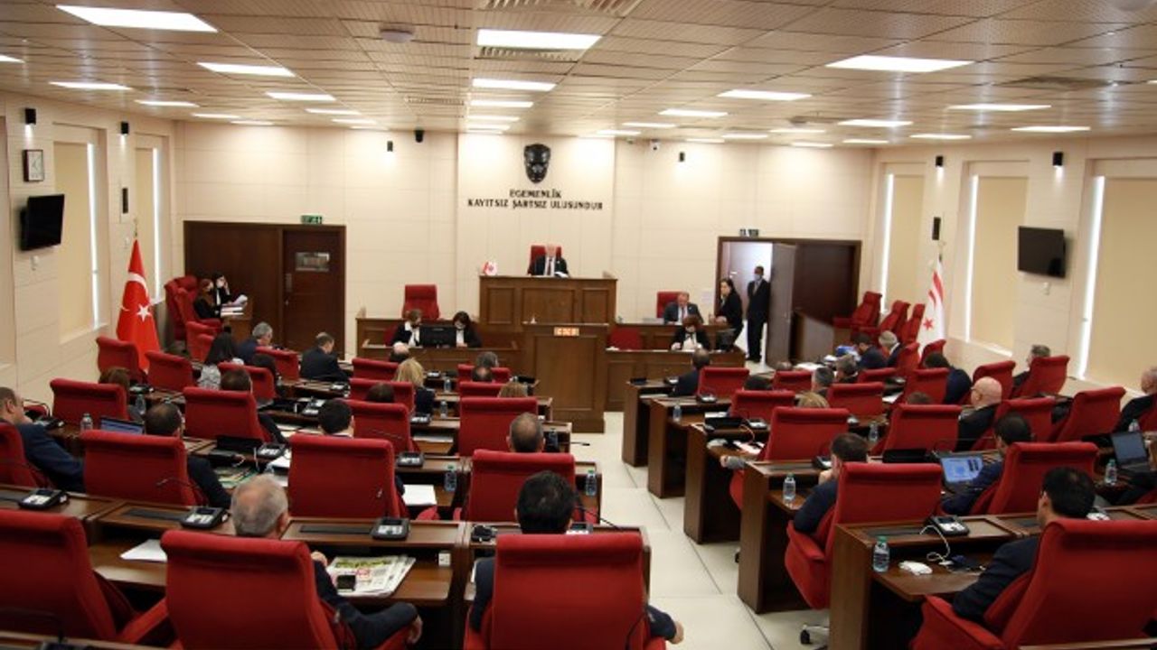 Tüm partiler ortak deklarasyonla İstanbul’daki bombalı saldırıyı kınadı