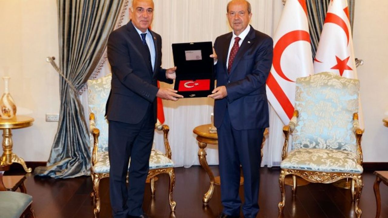 Tatar eski Güvenlik Kuvvetleri Komutanı Uzun’u kabul etti