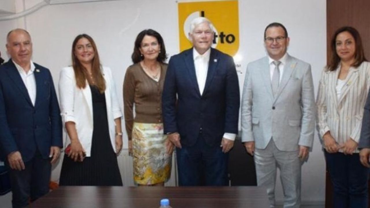 ABD Kongre Üyesi Sessions, KKTC’de temaslarda bulundu