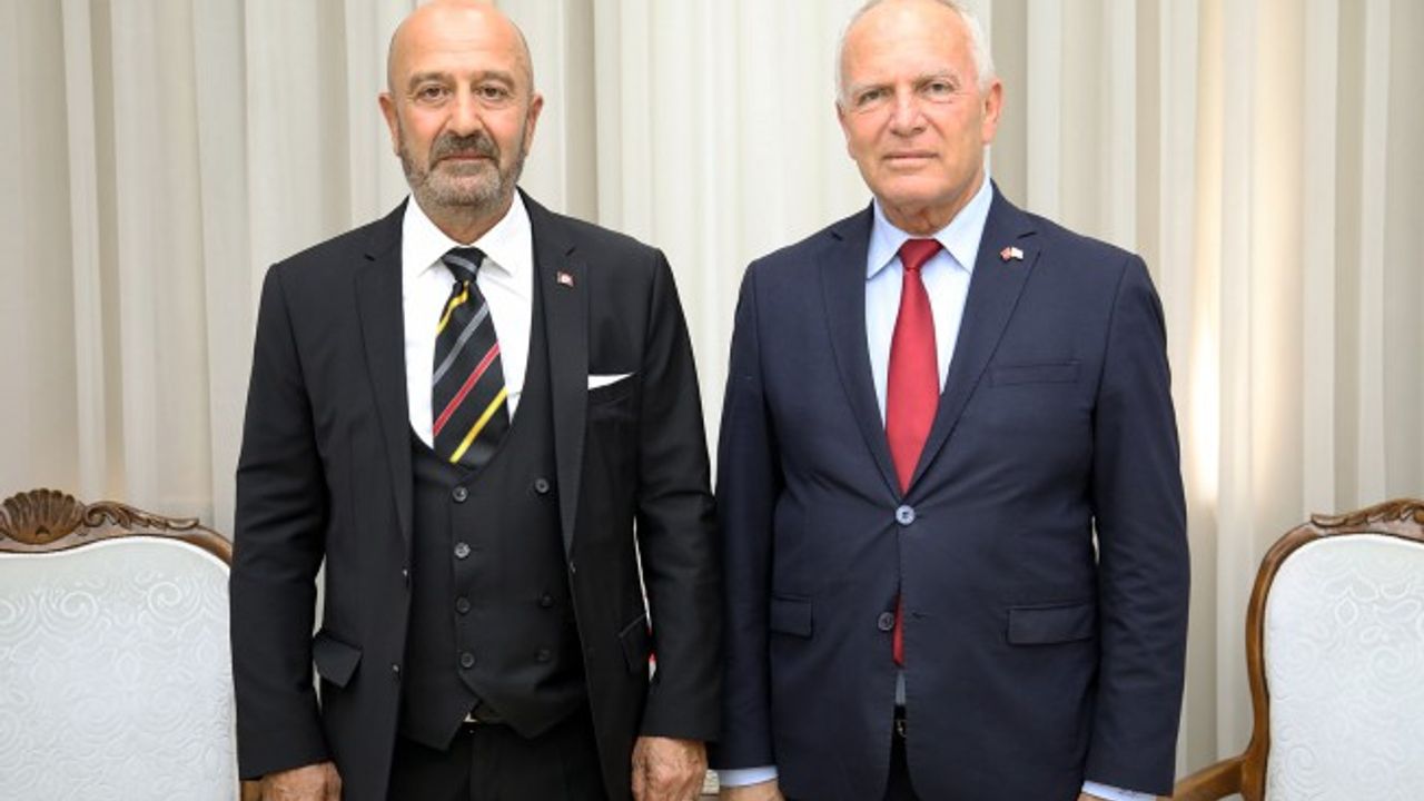 Meclisi Başkanı Töre, Emekli Korgeneral Aksakallı’yı kabul etti