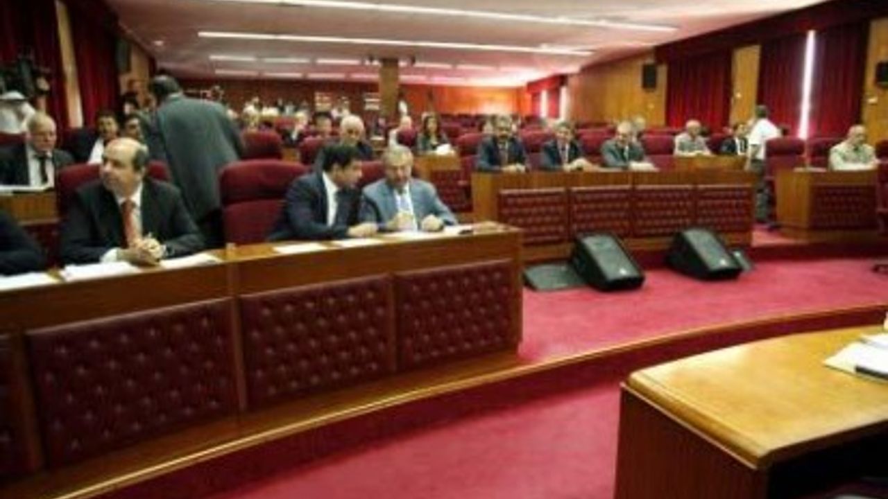 MECLİS'TE TANSİYON YÜKSELDİ