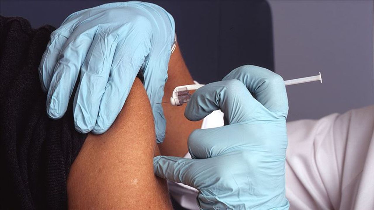Covid-19 hatırlatma dozu aşılarına pazartesi başlanacak