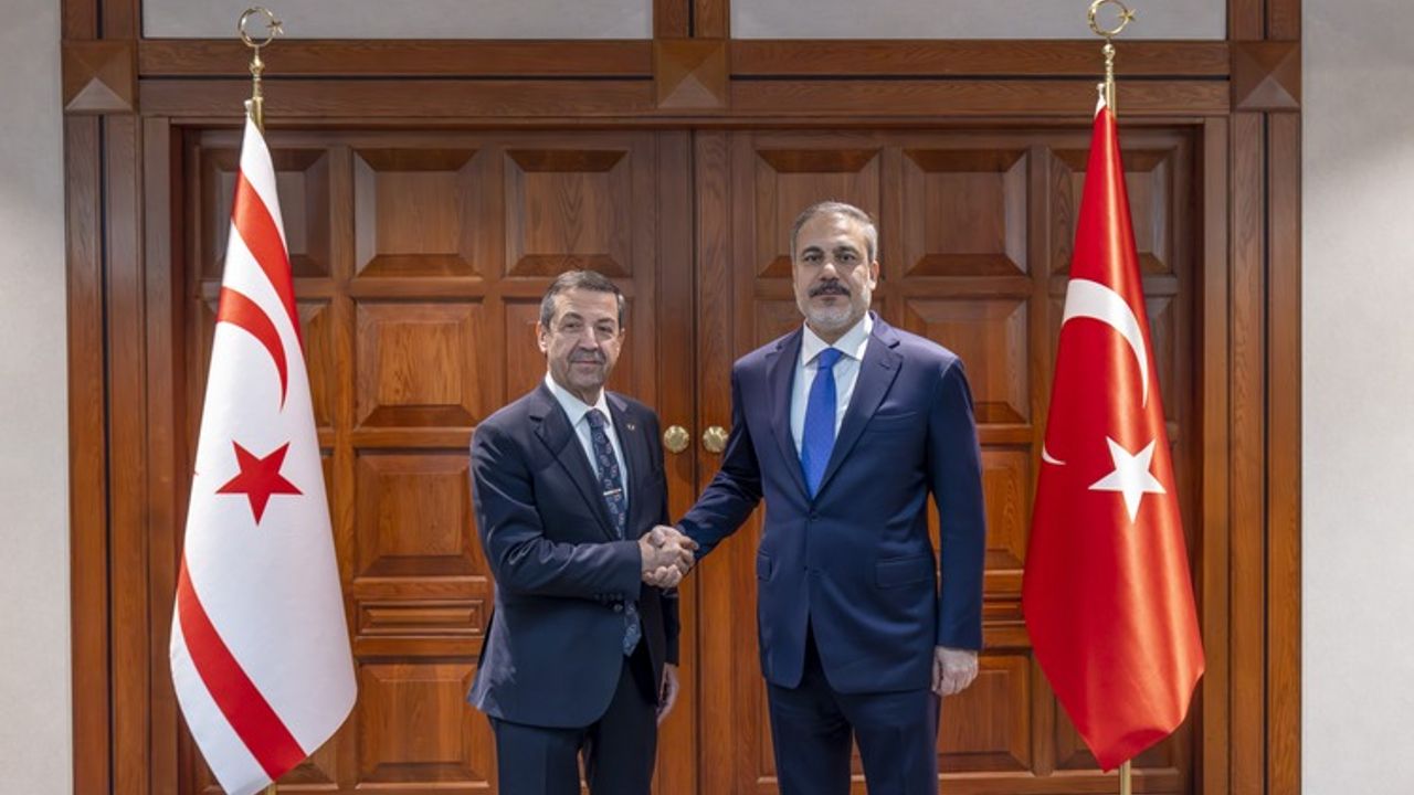 Ertuğruloğlu Ankara'da TC Dışişleri Bakanı Fidan ile görüştü