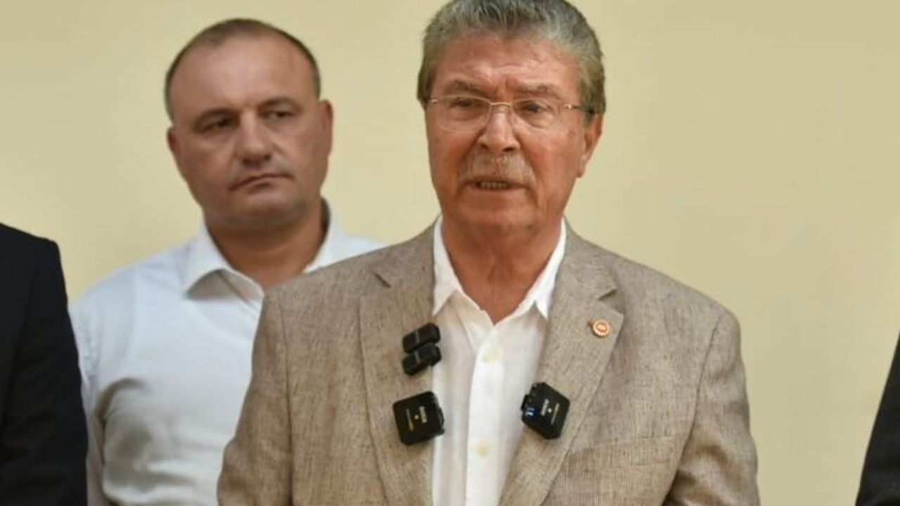Üstel: “Felakette sağlık çalışanlarımız insan üstü bir gayret ortaya koydu”