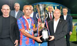 Tatar, Kıbrıs Kupası'nı Göçmenköy’e takdim etti