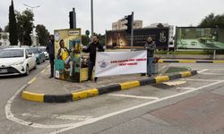 Tel-Sen, Başbakanlık ışıklarında pankart açarak bildiri dağıttı