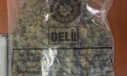 Güney Kıbrıs’tan gelen turistin aracında bir kilogram uyuşturucu bulundu