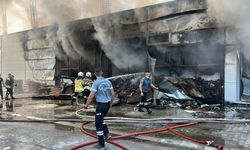 İlk belirlemelere göre 600 metrekarelik alandaki elektrik malzemeleri küle döndü