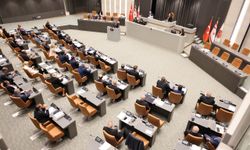 Meclis Genel Kurul'u genel seçimlerin 6 Aralık'ta yerel seçimlerle birlikte yapılmasını onayladı