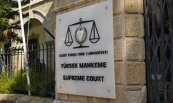 "Meryem Gezici aleyhine Mahkeme avlusunda bağırmak suçlamasıyla dava getirildi"