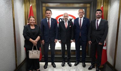 İçişleri Bakanı Oğuz, Ankara’da Emekli Korgeneral Zekai Aksakallı'yı ziyaret etti
