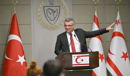 Erhürman: “Çözüme giden yolda kaldırımları doğru döşemeye başladık”