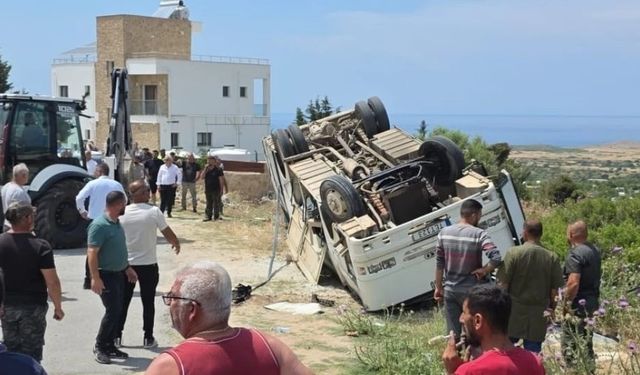 Öğrenci otobüsü devrildi 2'si ağır 17 yaralı var...