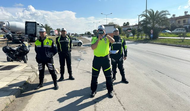Trafik denetimlerinde 350 sürücü rapor edildi, 57 araç trafikten men edildi