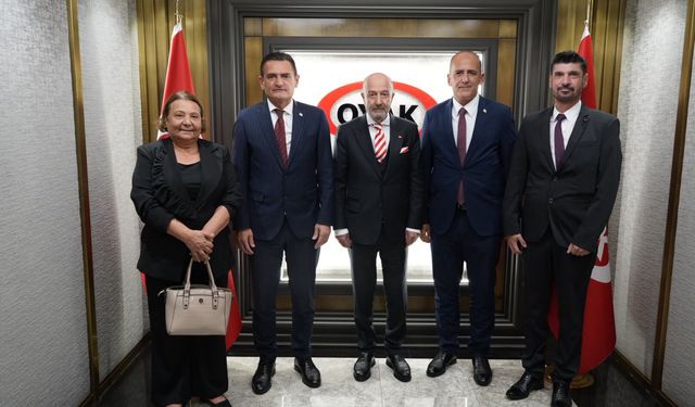 İçişleri Bakanı Oğuz, Ankara’da Emekli Korgeneral Zekai Aksakallı'yı ziyaret etti