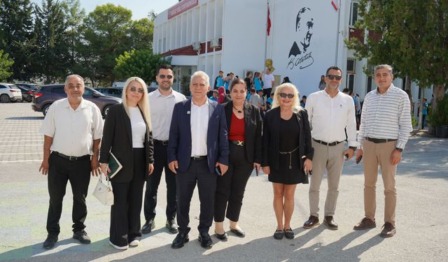 Paşaoğlu, Girne Dr. Akçiçek Hastanesi’ni ve Oğuz Veli Ortaokulu’nu ziyaret etti