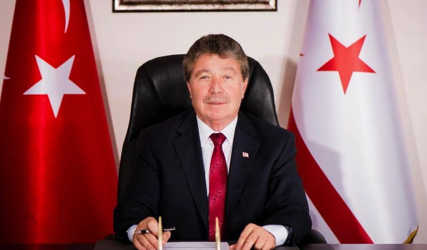 Üstel: “Raif Rauf Denktaş Stadyumu’nun isminin değiştirilmesini uygun görmüyorum"