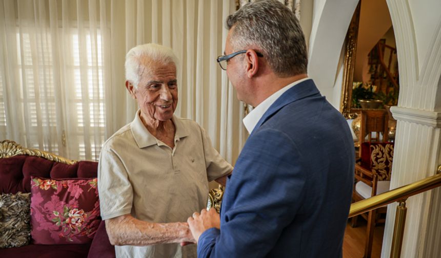 Erhürman, Üçüncü Cumhurbaşkanı Eroğlu’nu ziyaret etti