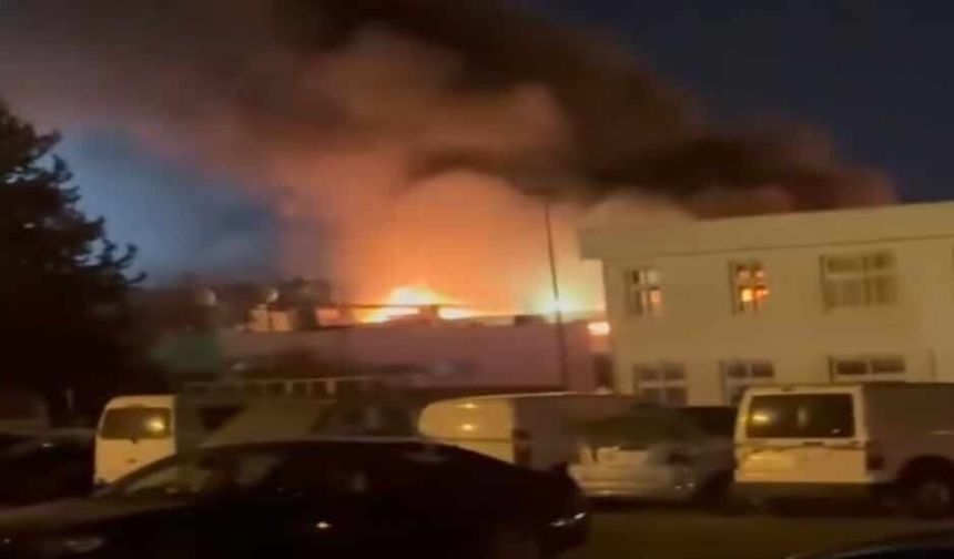 Lefkoşa’da Gümrük ve Rüsumat Dairesi’ne ait antrepoda çıkan yangın söndürüldü