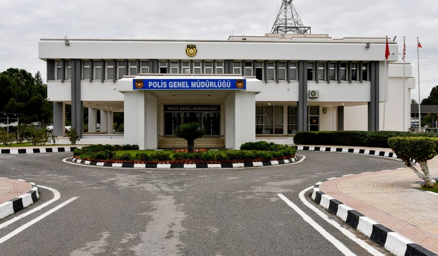 Gazimağusa’da üzerinde uyuşturucu bulunan ve ülkede kaçak kaldığı belirlenen kişi tutuklandı