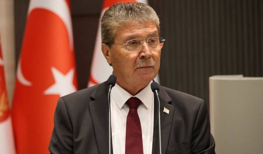 “UBP’nin elleri temizidir. Kimin elleri kirlidir, aynaya bakınız”