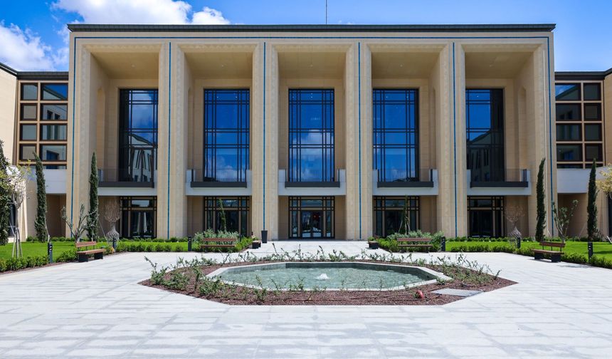 Cumhuriyet Meclisi pazartesi gününe ertelendi