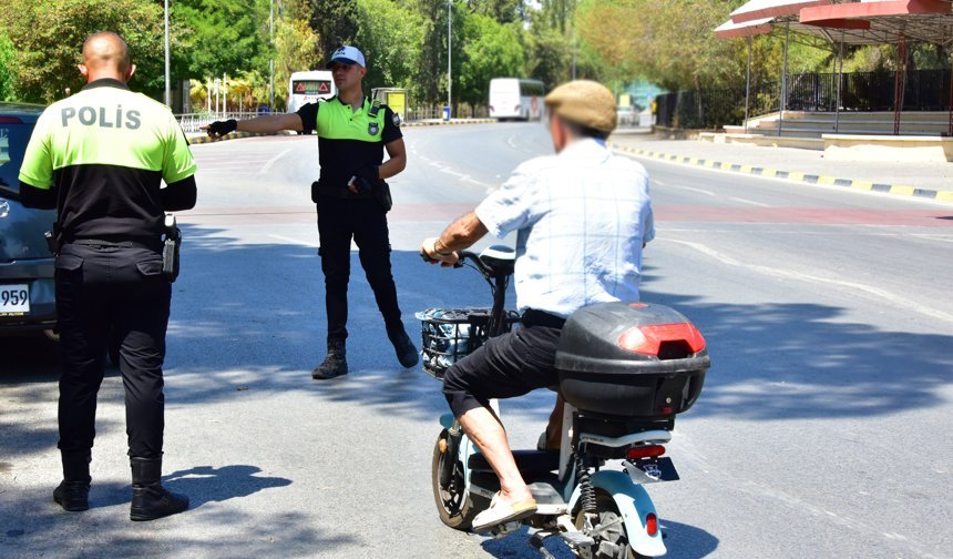 Polis, elektrikli scooterlar ile ilgili kuralları hatırlattı, uyarılarda bulundu…