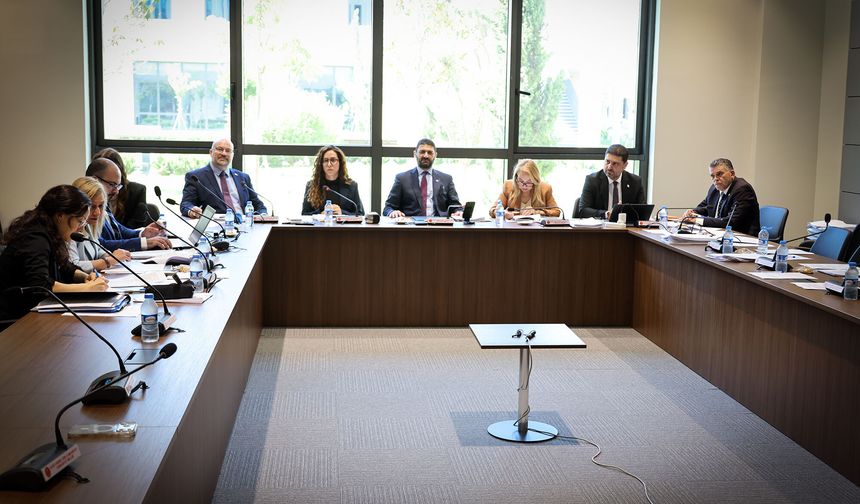 Kamuda çalışan geçici personelle ilgili yasa önerisi komitede onaylandı