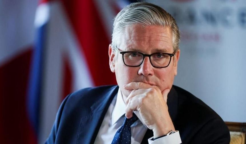 İngiltere'de Başbakan Keir Starmer istifa etti