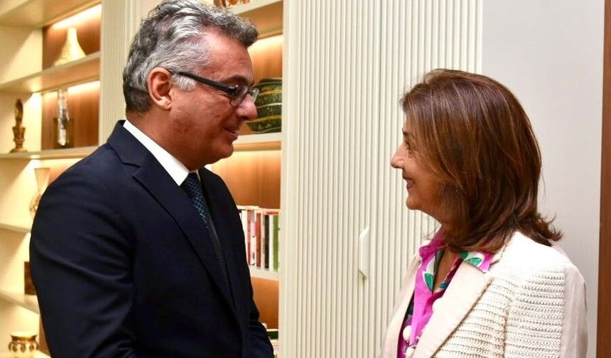 Erhürman, Holguín ile bir araya geldi