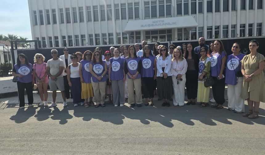 “Bir kadının daha öldürülmesini beklemeyeceğiz. Hükümeti istifaya davet ediyoruz”