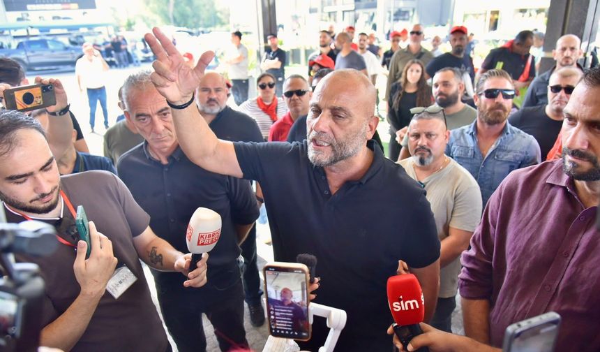 El-Sen ve El-Sen’e destek veren sendikalar hükümeti protesto etti