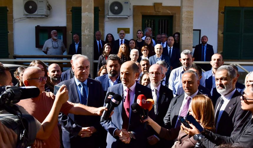 Özersay: "Ülkedeki bütün sorunlar çözülebilirdir. Çözmeye talibiz"